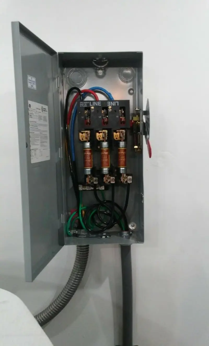 Three-phase disconnect switch installed for Electrical Wiring & Rewiring in Tullahoma